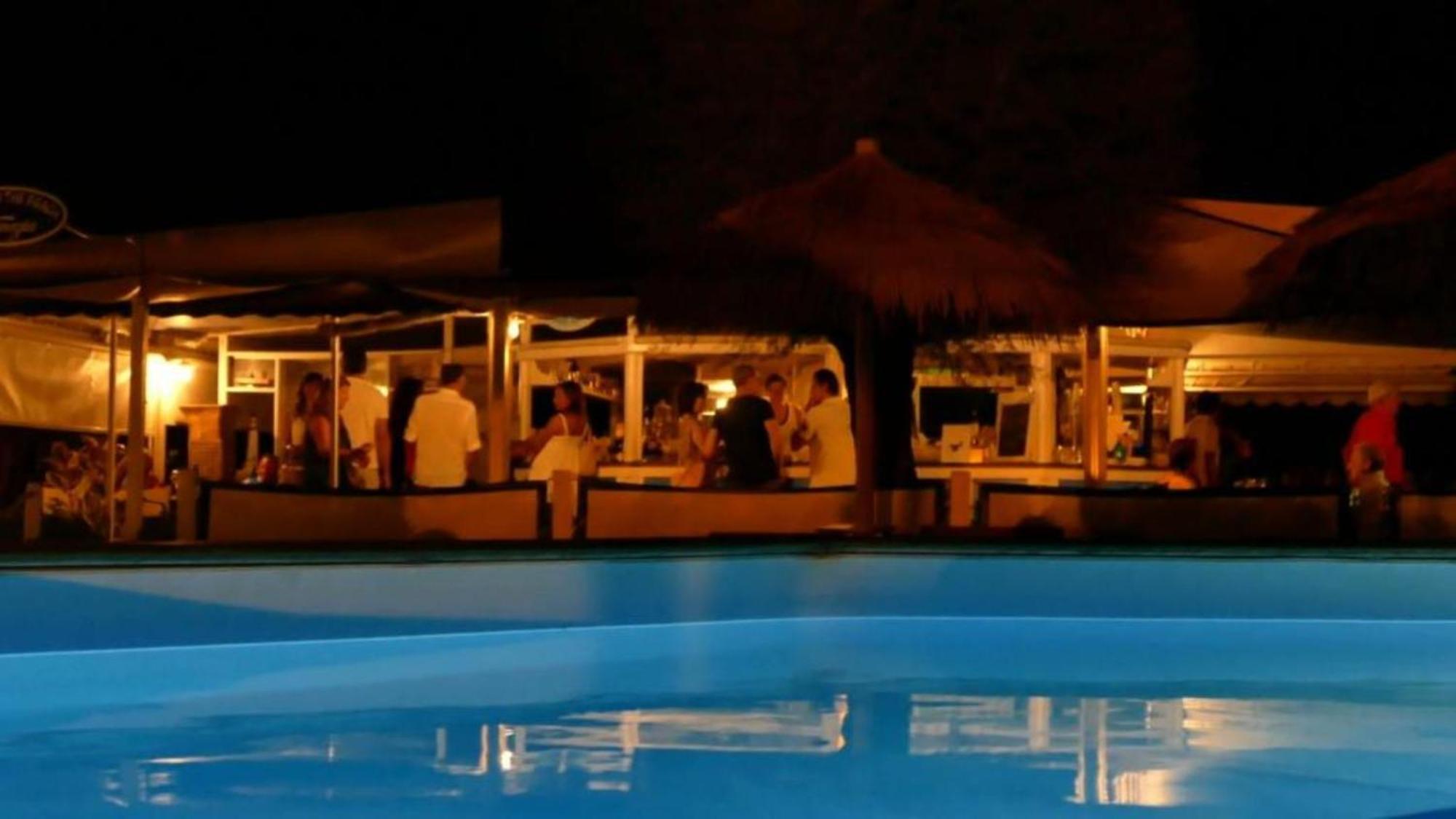 Bed And Breakfast Bagno Venezia Marina Di Carrara Exterior photo